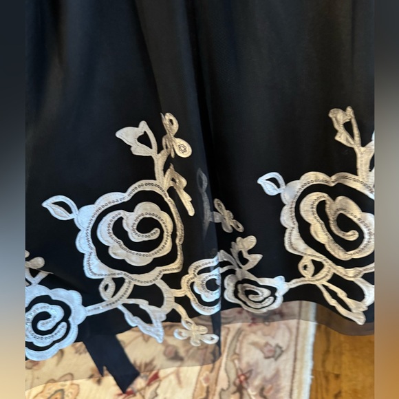 Beautiful midi length black dress with embellished border - Picture 5 of 5